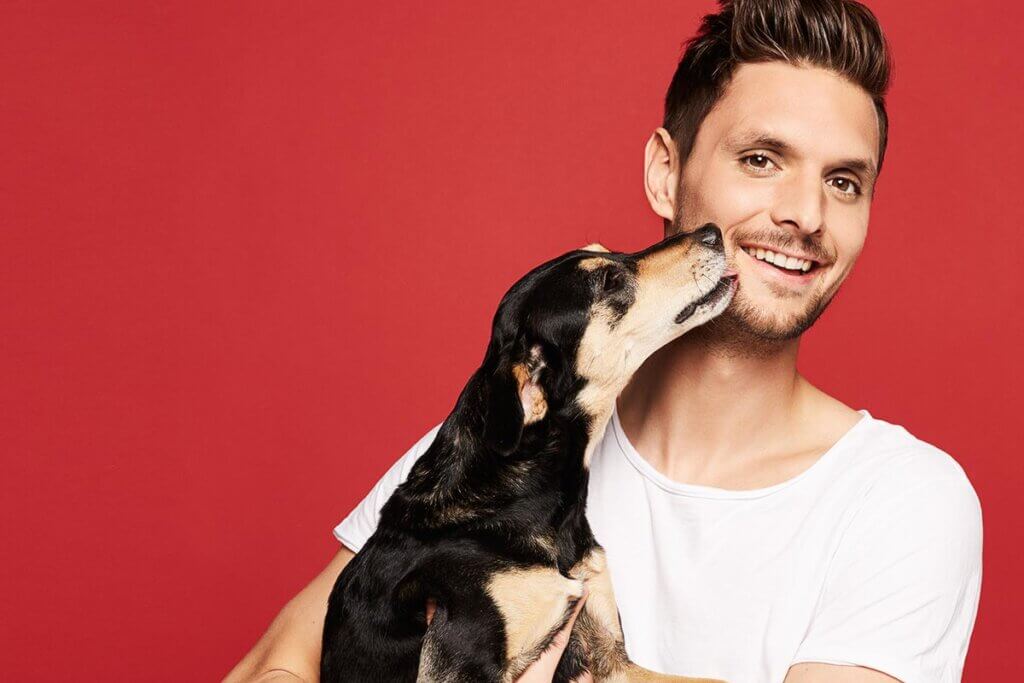 Sven Ulreich mit Hund